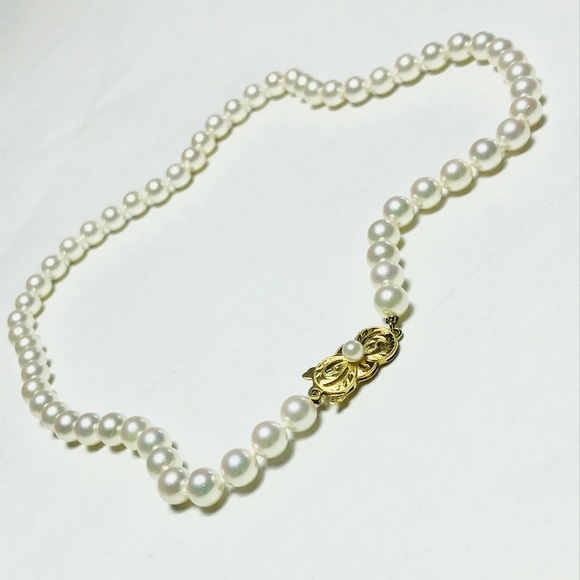 ⭐️HOST PICK⭐️ MIKIMOTO Akoya Pearl Necklace w/18KT Gold Clasp - Picture 3 of 14
